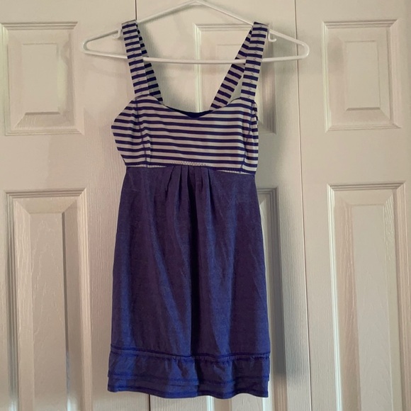 lululemon athletica Tops - Lululemon Tank Top Size 4🥰🥰